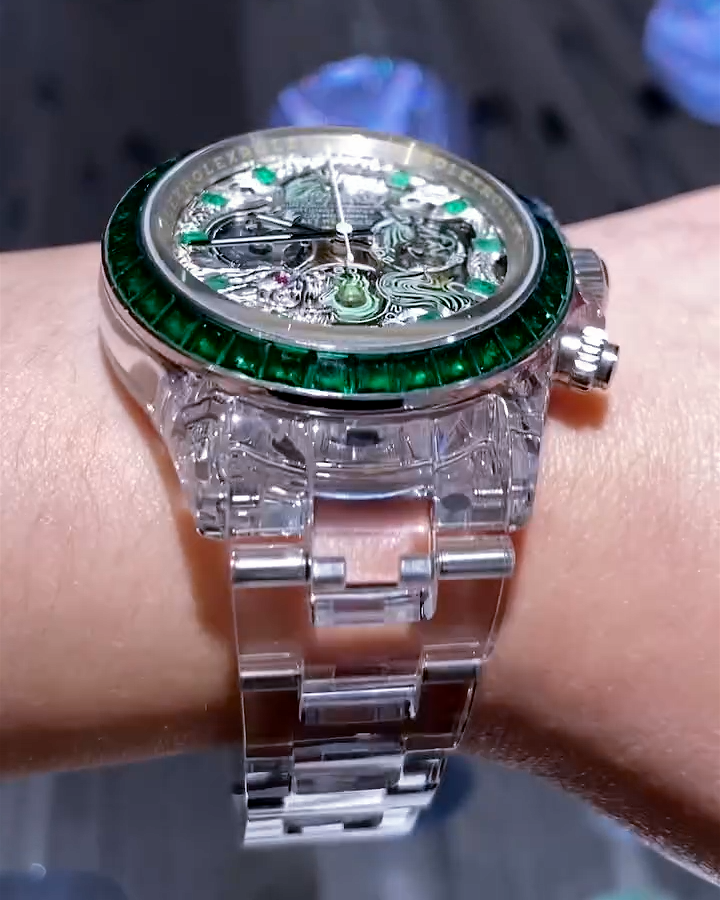 We Tried the AET REMOULD Rolex Daytona LOONG Full Sapphire Watch 全藍寶石水晶透明手錶 | WORLDTIMER